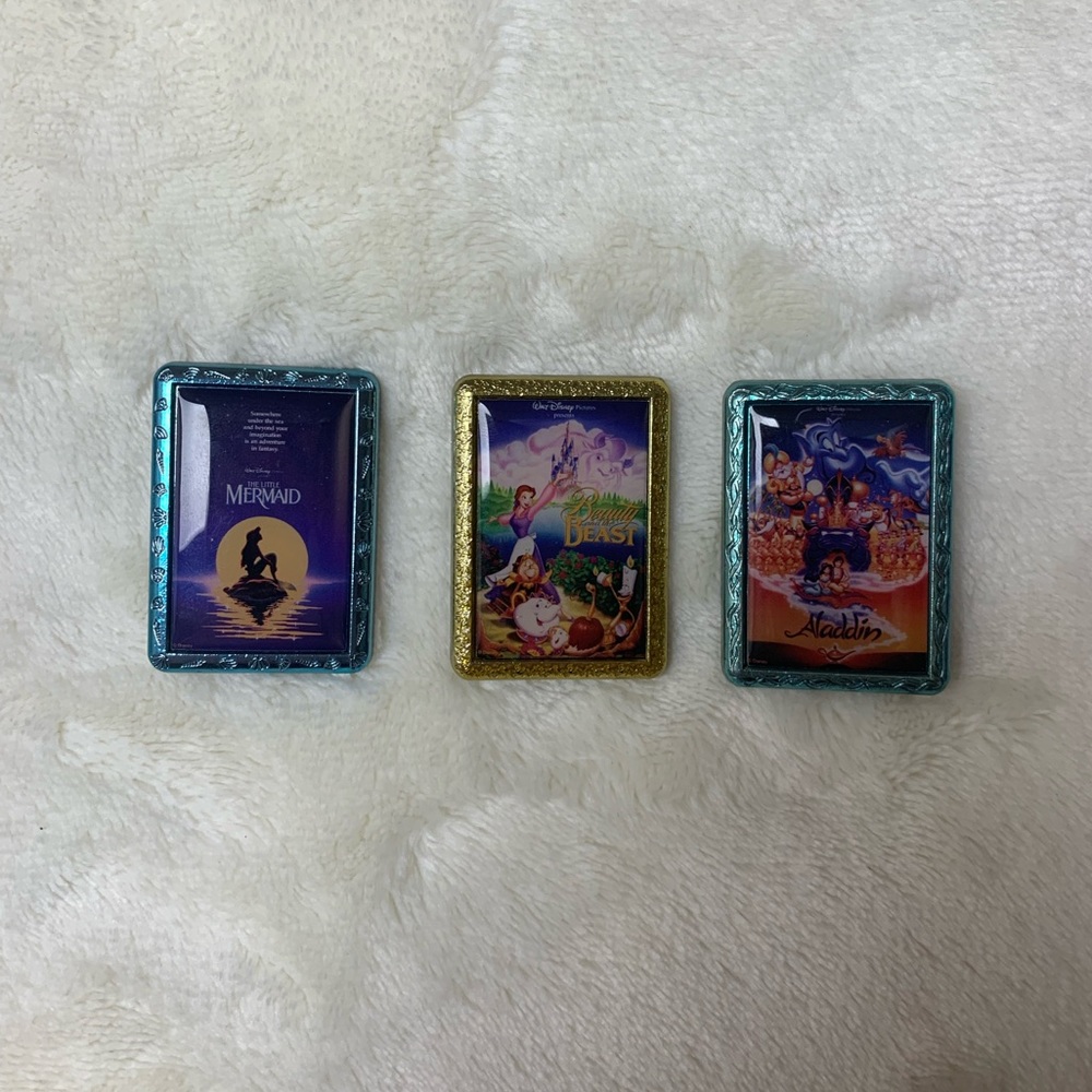 Bundle - Disney movie poster mystery pins